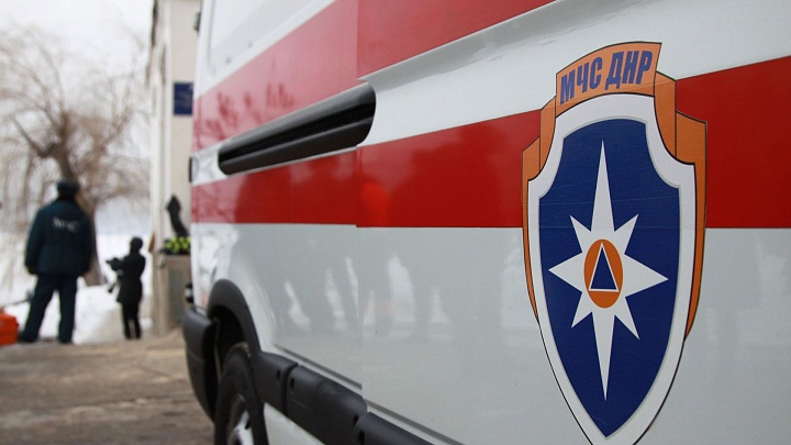Дроны ВСУ атаковали автомобиль МЧС в ДНР