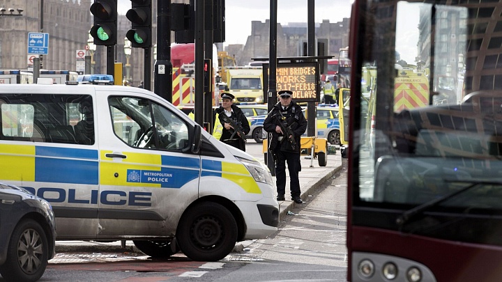 Болельщик "Лидса" умер на стадионе перед матчем с "Манчестер Юнайтед"