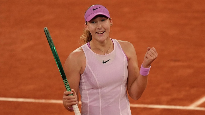 Андреева снялась на фоне Эйфелевой башни после победы на "Ролан Гаррос"